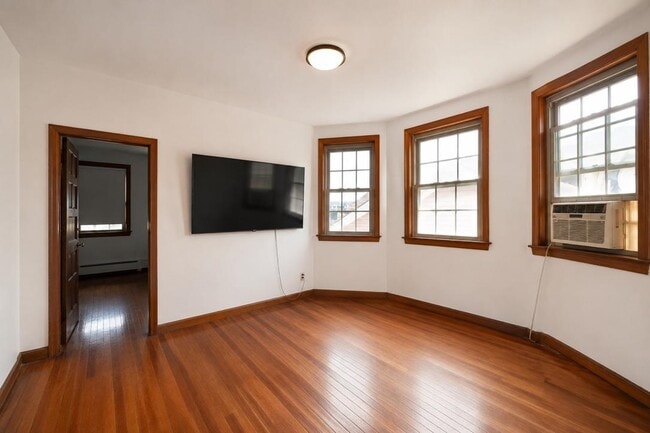 Photo - 196 W 52nd St Unit 2