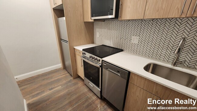 Photo - 112 Park St Unit 43