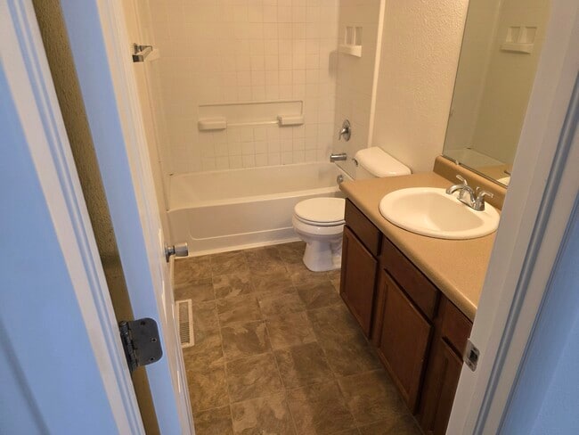 Photo - 3001 Azalea St