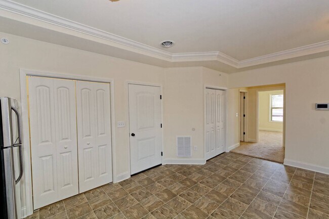 Photo - 1727 Tower St