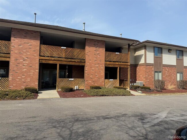 Photo - 16525 Woodlane Unidad 138