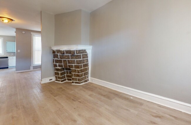 Photo - 705 Edgemore Rd