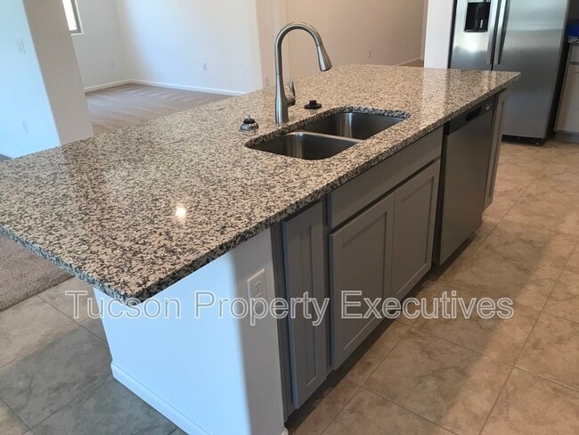 Photo - 10918 W Yates Ln