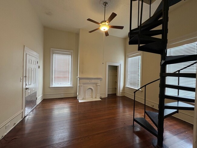 Photo - 1065 College St Unidad D