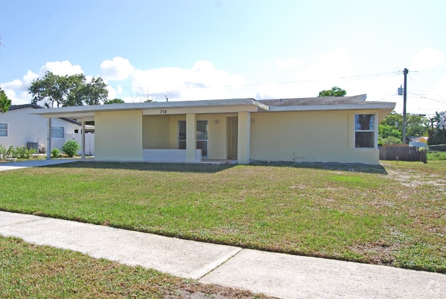 Building Photo - 718 Badger Dr NE Rental