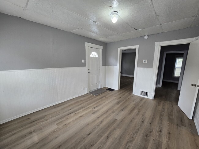 Photo - 425 Glenwood St