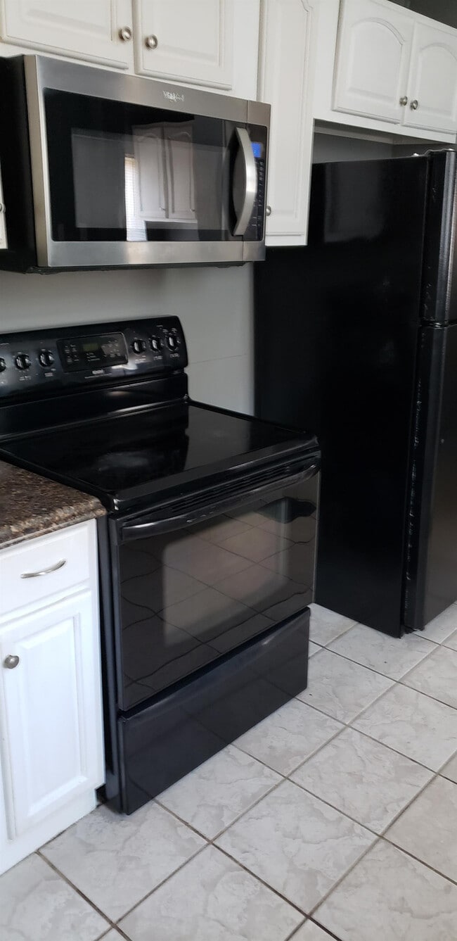 Photo - 2543 E 5th Ave