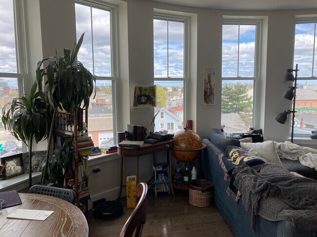 Photo - 434 McGrath Hwy Unidad 401