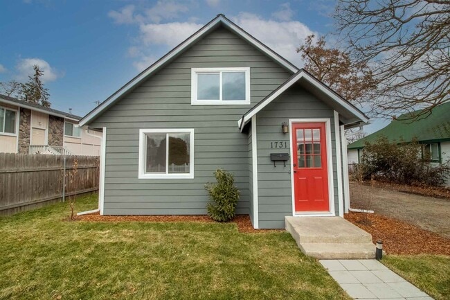 Building Photo - 1731 E Sanson Ave Rental