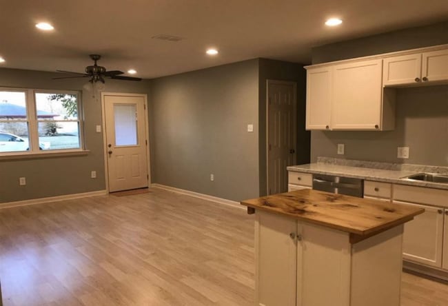 Photo - 4902 Tristian Ave