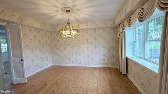 Photo - 4325 Majestic Ln