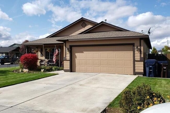 Photo - CHECK OUT THIS RECENTLY UPDATED SINGLE-FAMILY HOME IN NORTH REDMOND!