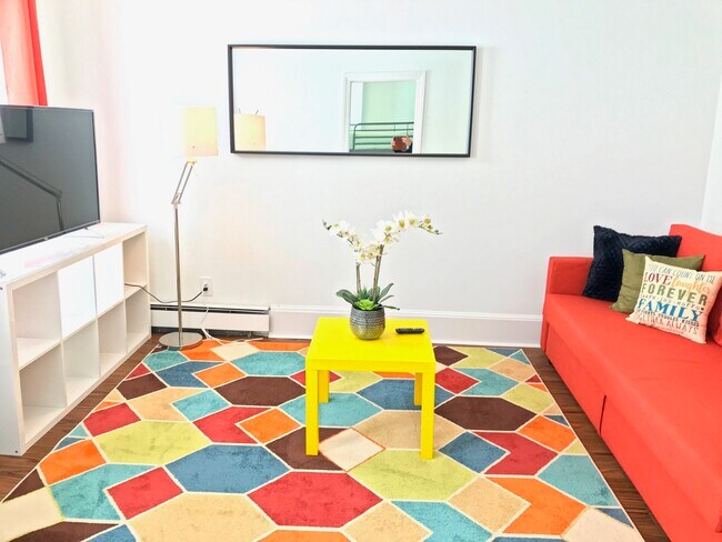 Photo - 130 W 8th St Unit 2