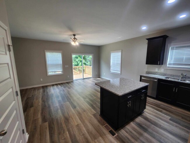 Photo - 421 College St Unit 421