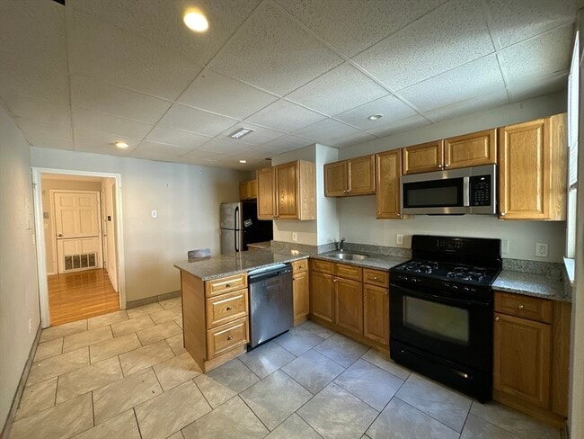 Building Photo - 604 Dorchester Ave Unit 2