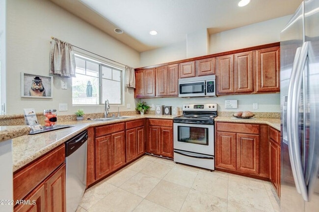 Photo - 1120 S Ash Ave Unidad 1004