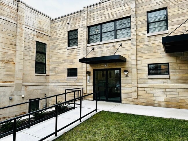 Accessible Entrance 515 N. Grant - The Downtown on Grant