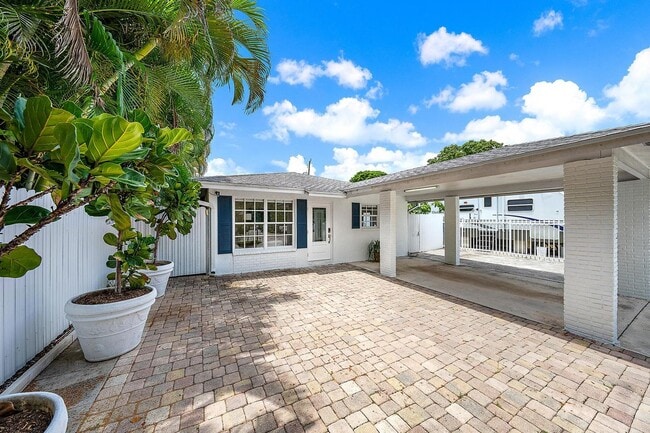 904 Ortega Rd