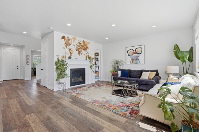Photo - 2208 N Elderberry Dr