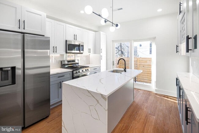 Photo - 2650 Earp St