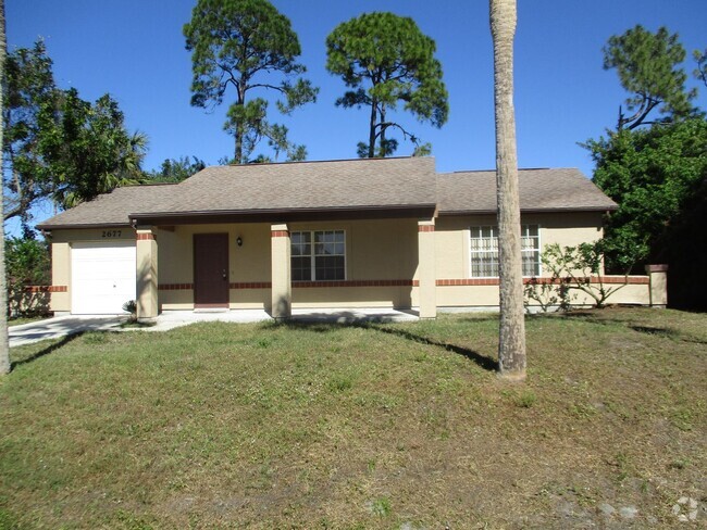 Building Photo - Port Charlotte home