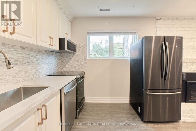 Photo - 21 Robinglade Dr