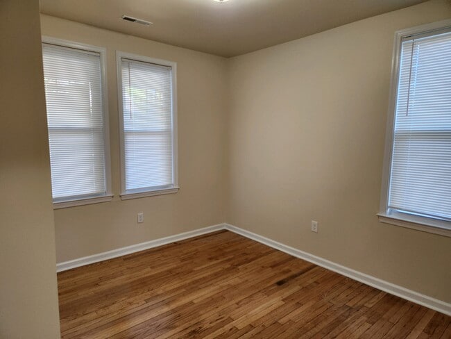 Photo - 2701 Woodsdale Ave Unit #3