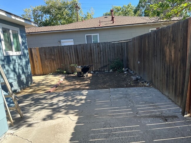 Completely remodeled 2 bedroom gem with 1 ... - Completely remodeled 2 bedroom gem with 1 ... House