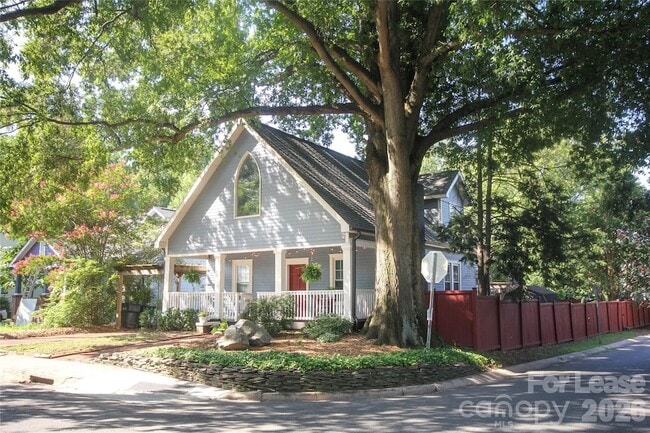Photo - 700 E 35th St