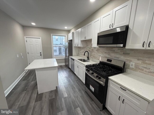 Photo - 718 N Curley St