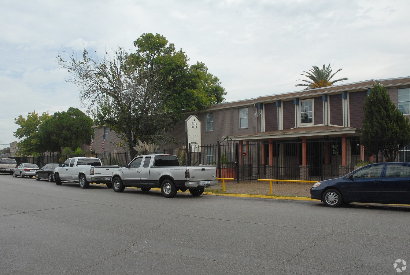 Photo - La Vista Villa Apartments