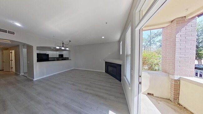 Building Photo - 1747 N Pearl St Unit 102