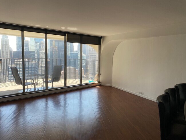 Photo - 300 N State St Unit 4708