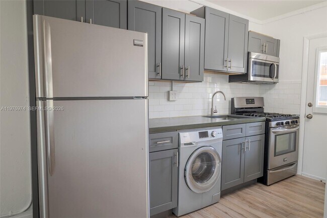 7901 SW 64th Ave Unit 2