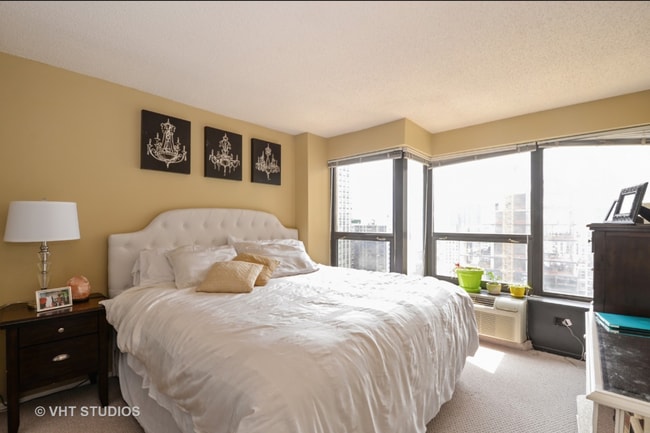 Photo - 1B1B IN RIVER NORTH AMAZING CITY VIEW Unit 2706
