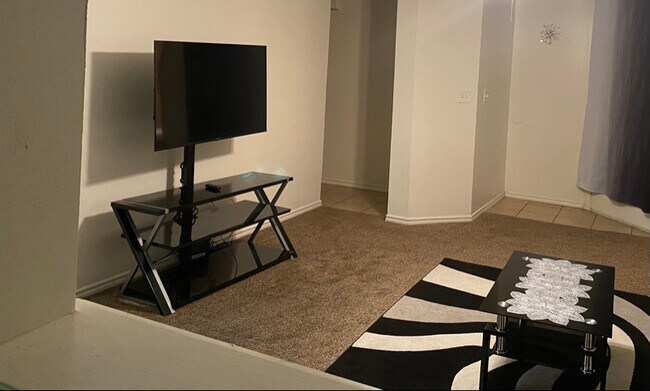 Photo - 512 N Chicago Ave Unit B