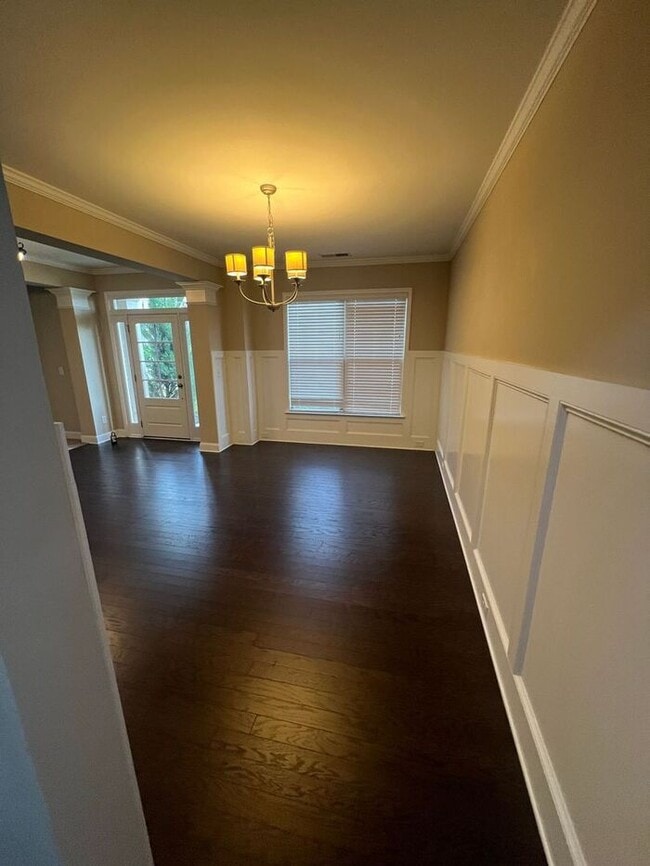 Photo - Now Ready! Amazing 5 bedroom house with 3 full bathrooms!