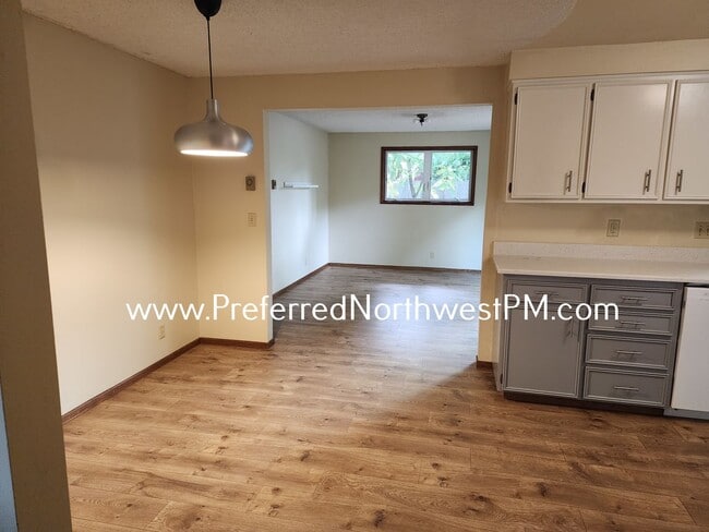 Photo - 3725 Keeler Ave