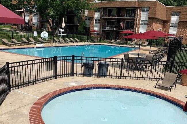 Randolph Square Apartments