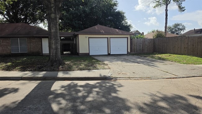 1502 Sudbury Dr