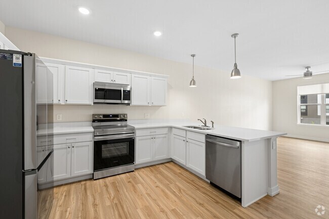 Cedar 1BR, 1BA - 760SF - Kitchen