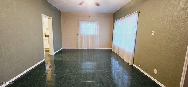 Photo - 2600 Aurora Ave