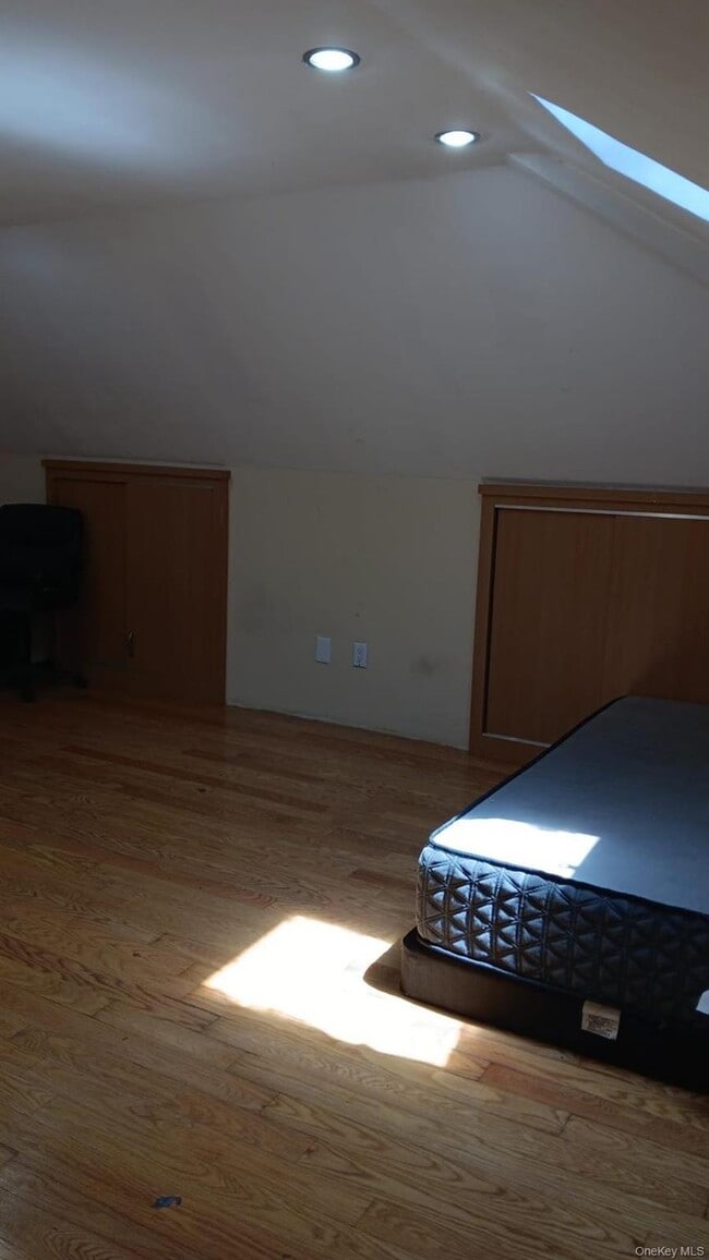 Photo - 175-07 73rd Ave