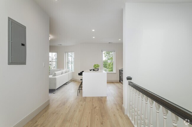 Building Photo - 176 Saint Alphonsus St Unit 3 Rental