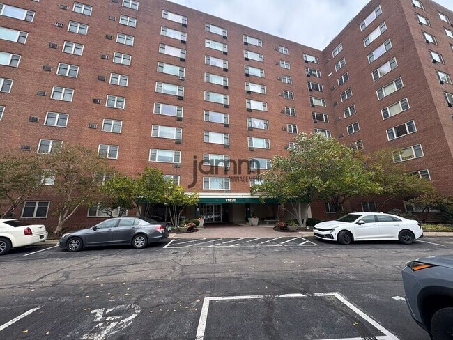 Photo - 11820 Edgewater Dr Unit #115