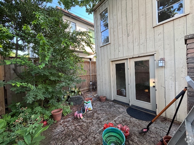 Building Photo - 2137 Branard St Rental