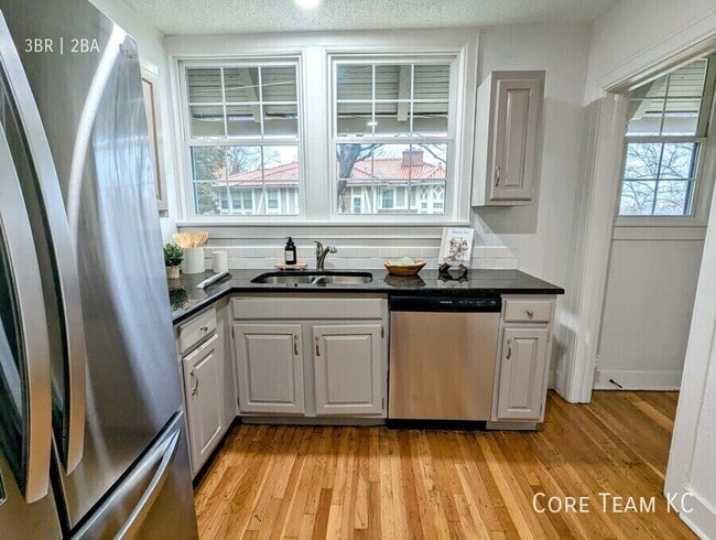 Photo - 1120 Ward Pkwy Unit 1120-200
