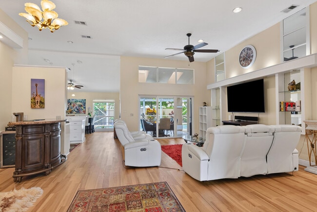Photo - 348 Eagleton Golf Dr