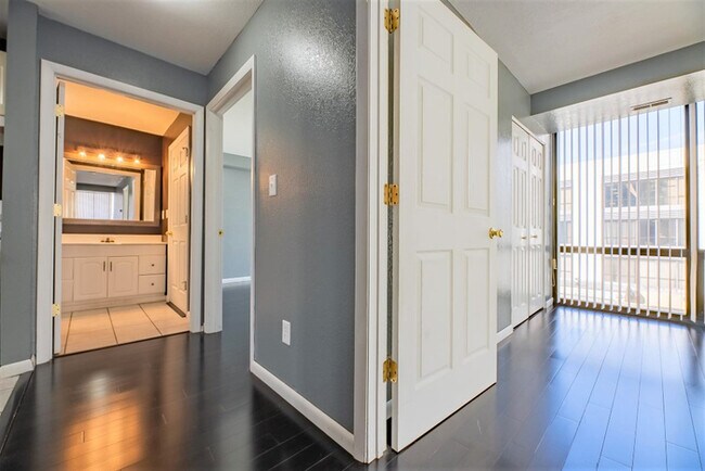 Photo - Condo in Downtown Peoria - Twin Towers