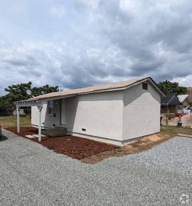 Building Photo - 834 S Spruce Rd Rental